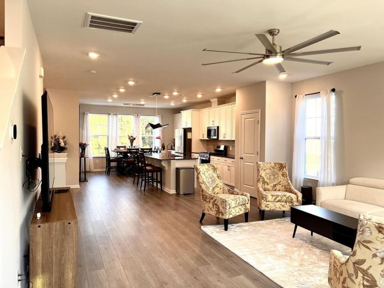 The Villas Buckingham 10 Mins To Rdu Airport Duke Downtown Дърам Екстериор снимка