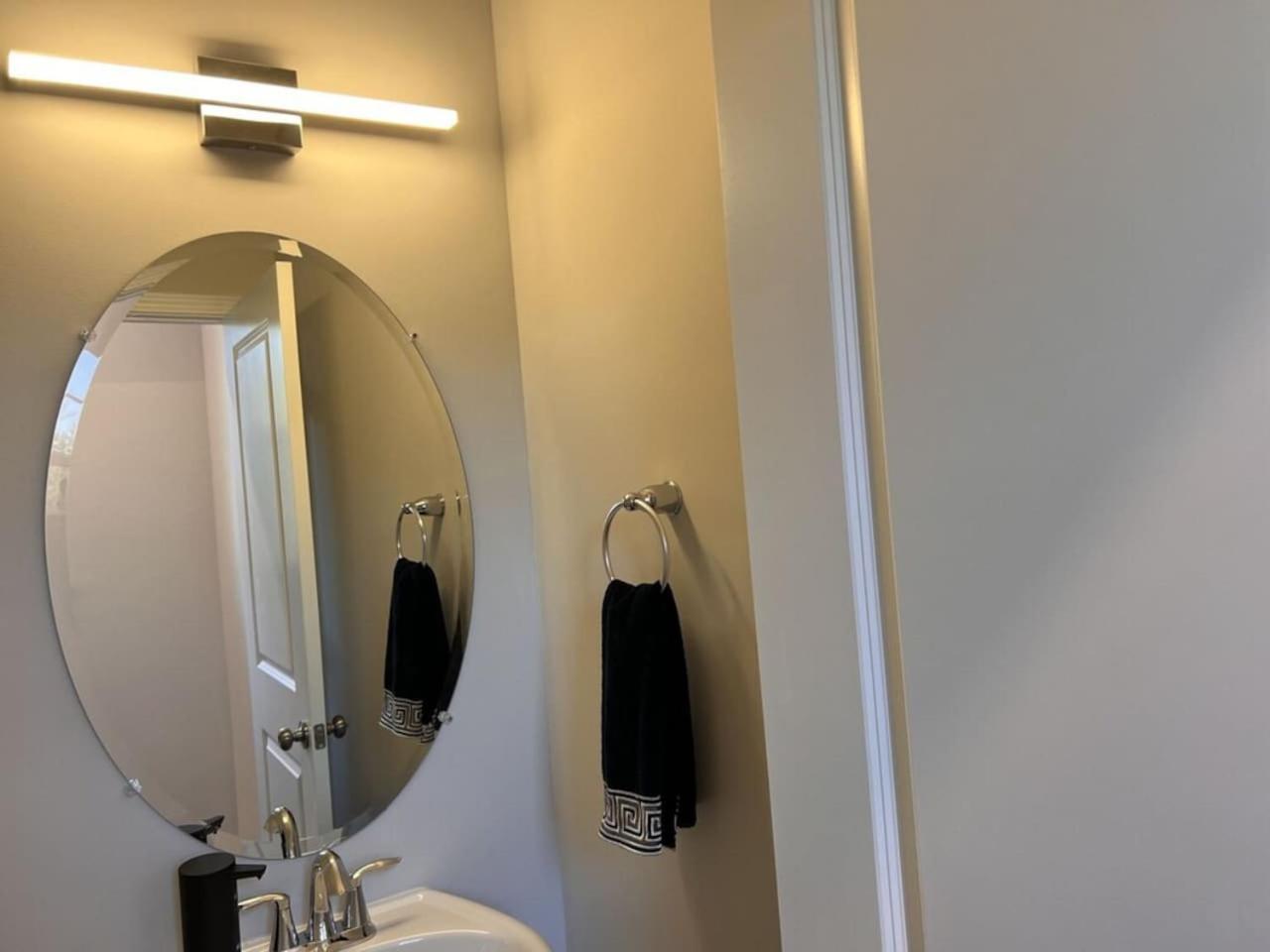 The Villas Buckingham 10 Mins To Rdu Airport Duke Downtown Дърам Екстериор снимка