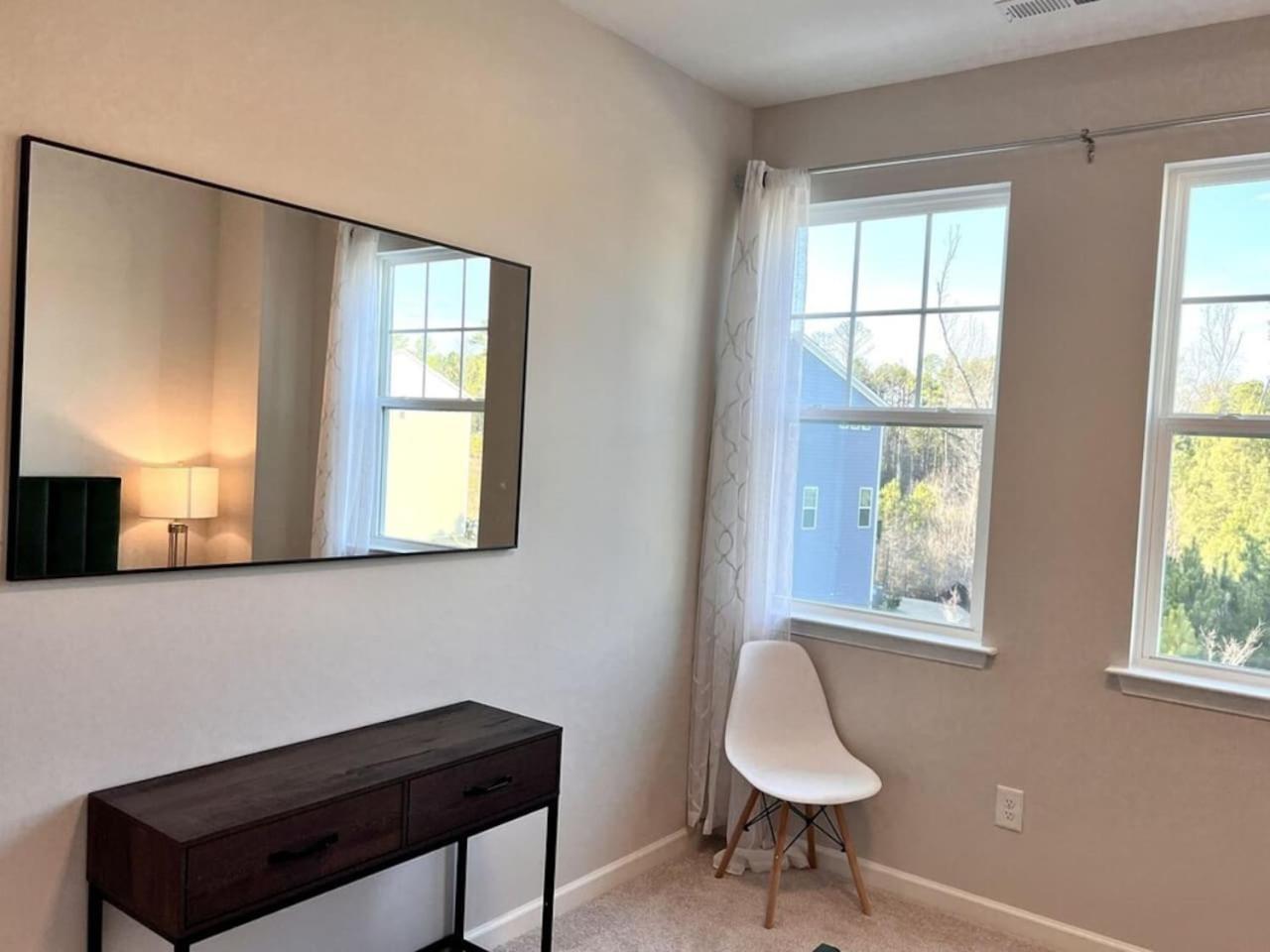 The Villas Buckingham 10 Mins To Rdu Airport Duke Downtown Дърам Екстериор снимка