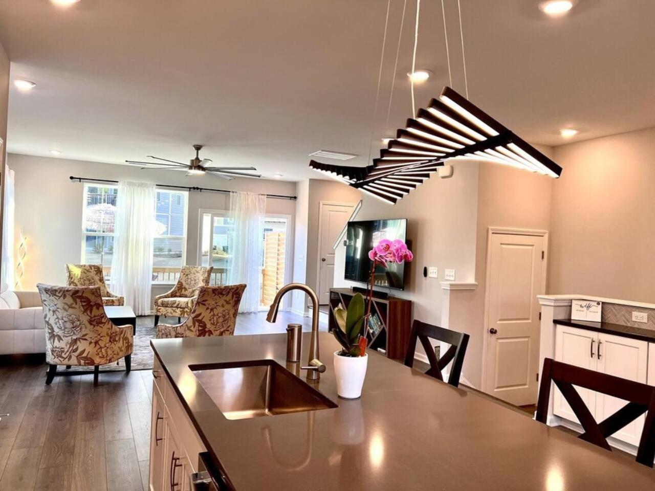 The Villas Buckingham 10 Mins To Rdu Airport Duke Downtown Дърам Екстериор снимка